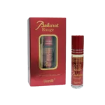 L'huile parfumée concentrée roll-on « Bakarat Rouge » de Surrati offre une application pratique et précise de ce parfum envoûtant.